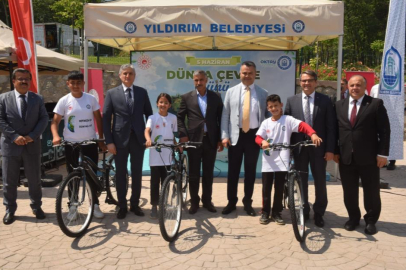 Anaokulu öğrencilerinin sıfır atık defilesi göz kamaştırdı