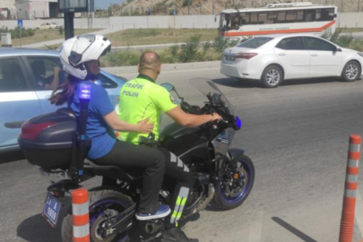 Yanlış sınav yerine gelen öğrencinin imdadına trafik polisi yetişti