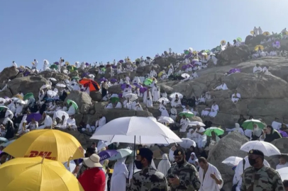Hicri 1445 yılının hacıları Arafat'ta toplandı
