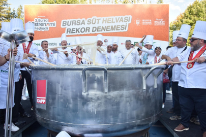 Festival de ‘Bursa süt helvası' rekor denemesi