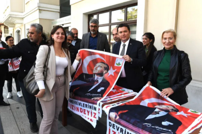 Osmangazi Belediyesi 10 bin Ata Posteri dağıtıyor