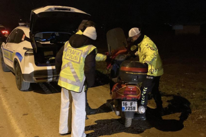 Bursa'da çalıntı plaka ve motosikletle giderken polise yakalandı