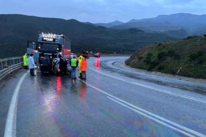 Bursa'da  tır ile otomobil kafa kafaya çarpıştı: 1 ölü, 2 yaralı