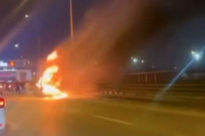 Bursa'da otomobil alev topuna döndü