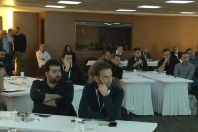 Türkiye'de bir ilk: Canlı skolyoz ameliyatıyla cerrahi kurs verildi