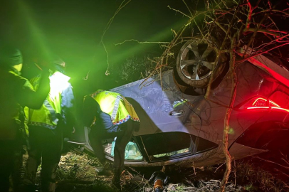 Bursa'da kontrolden çıkan otomobil takla attı: 2 yaralı