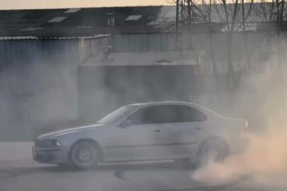 İnegöl'de drift atan ehliyetsiz sürücüye ceza