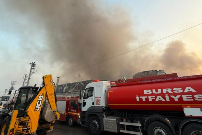 Bursa'daki 2 fabrika alevlere teslim oldu