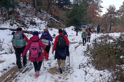 Soğuk hava bile doğa severlere engel olamadı