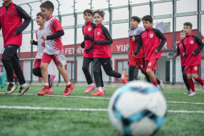 Bursa'da gelecek nesillerin temeli spor ile atılıyor