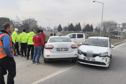 Bursa'da otomobiller çarpıştı: 2 yaralı