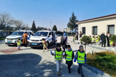 Yıldırımlı minikler polis merkezini ziyaret etti