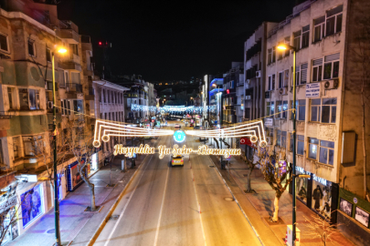 Bursa caddeleri ‘Ramazan’ için süslendi
