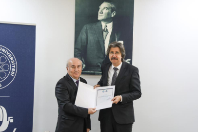 BUÜ’de ayın en başarılı akademisyenlerine başarı belgesi