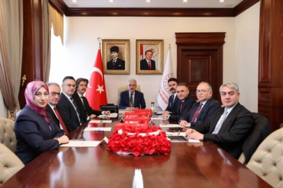 Bursa'da dezenformasyonla mücadele için imzalar atıldı