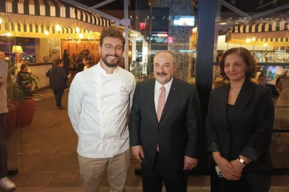 Mustafa Varank ve İtalyan şef Danilo, koruma altındaki çocuklarla iftarda buluştu