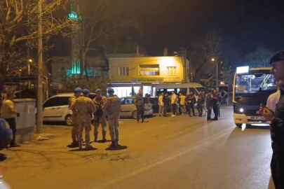 Bursa’da yol verme kavgasına mahalleli karıştı, ortalık savaş alanına döndü