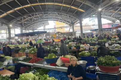 Halk pazarında fiyatlar yükseldi