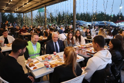 Başkan Şadi Özdemir gençlerle iftarda buluştu
