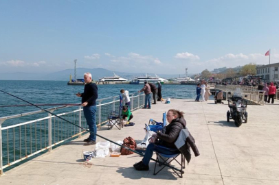 Güneşi gören Mudanya Sahili'ne koştu