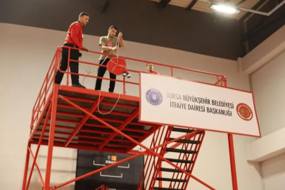 Bursa'da itfaiye eri olabilmek için ter döktüler