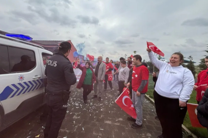 Bursa'da polis ekiplerine meşaleli sürpriz