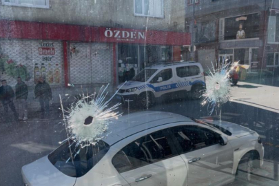 Bursa'da önce etrafı kolaçan etti sonra iş yerine kurşun yağdırdı
