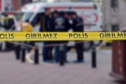 Karısını sokak ortasında bıçaklayarak öldürdü