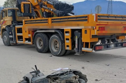 Bursa'da vinç ile çarpışan motosikletin sürücüsü yaralandı
