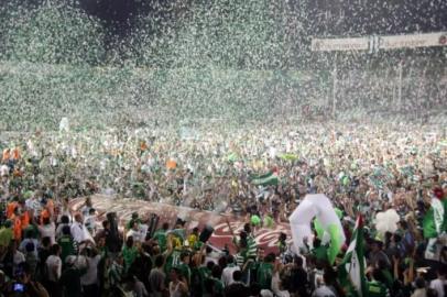 Bursaspor'un şampiyonluğu 15 yıl önce yaşananları hatırlattı