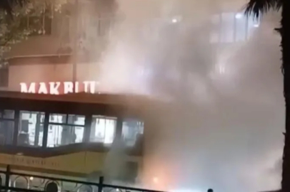 Bursa'da belediye otobüsü arıza yaptı, çevreyi duman sardı