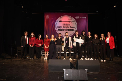Bursa'da liseli gençler müzik yeteneklerini sergiledi