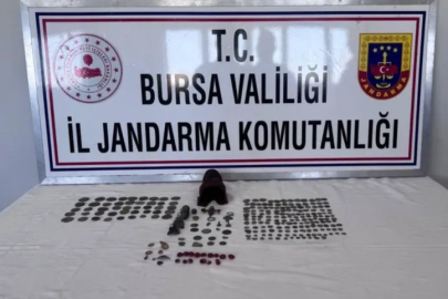 Bursa'da 226 sikke ve minyatür heykel ele geçirildi