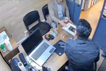 Depremde çayını alıp kaçan vatandaş kamerada