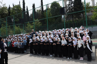İmam hatip lisesi öğrencilerinden hatim merasimi