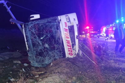 Yolcu otobüsü devrildi: 28 yaralı