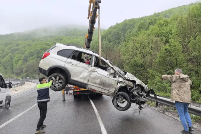 Bursa'da kontrolden çıkan araç ormana uçtu: 1 ölü, 3 yaralı