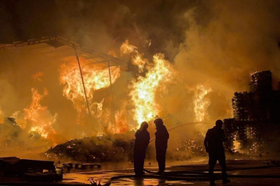 Bursa'da palet fabrikası alevlere teslim oldu