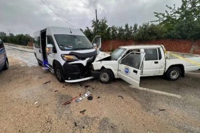 Bursa'da feci kaza: 1 ölü 2 yaralı