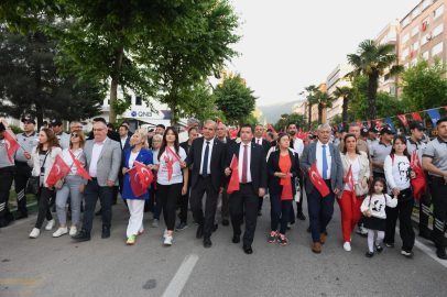 Osmangazi’de binlerce kişilik 19 Mayıs korteji