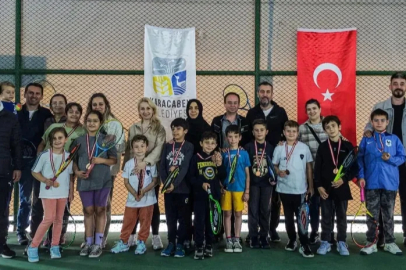 Karacabey'de minik raketler sahne aldı