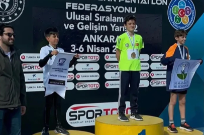 Büyükşehir sporcusu, üç şampiyonada da zirveyi bırakmadı