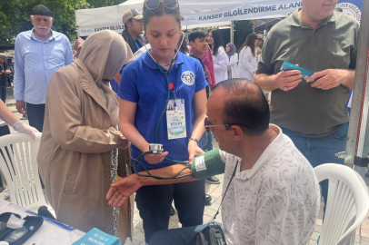 ‘Sağlık Sokağı’nda vatandaşa ücretsiz sağlık hizmeti