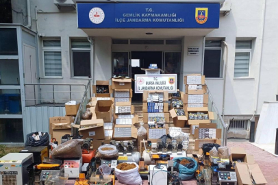 Bursa'da kaçak sigara operasyonu: 4 gözaltı