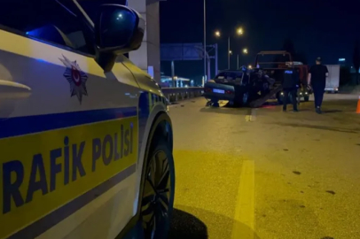Bursa'da otomobil önce TIR'a sonra bariyerlere çarptı: 1 ağır yaralı