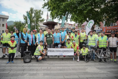 Bursa'da bisikletliler trafikte: '12. Yeşilay Bisiklet Turu' gerçekleşti