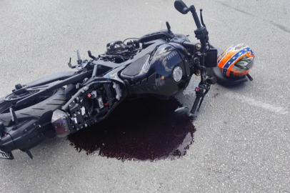 Bursa'da kontrolünü kaybeden otomobil 2 motosiklete çarptı: 2 yaralı