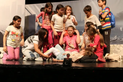 Yıldırımlı öğrencilerden yürek burkan tiyatro: 'Gazze’nin Çocukları'