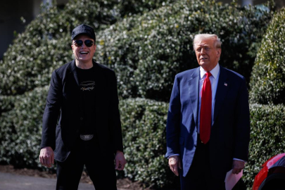 Trump: "Musk aklını kaçırmış"