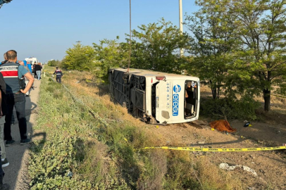 Yolcu otobüsü devrildi: 1 ölü, 23 yaralı
